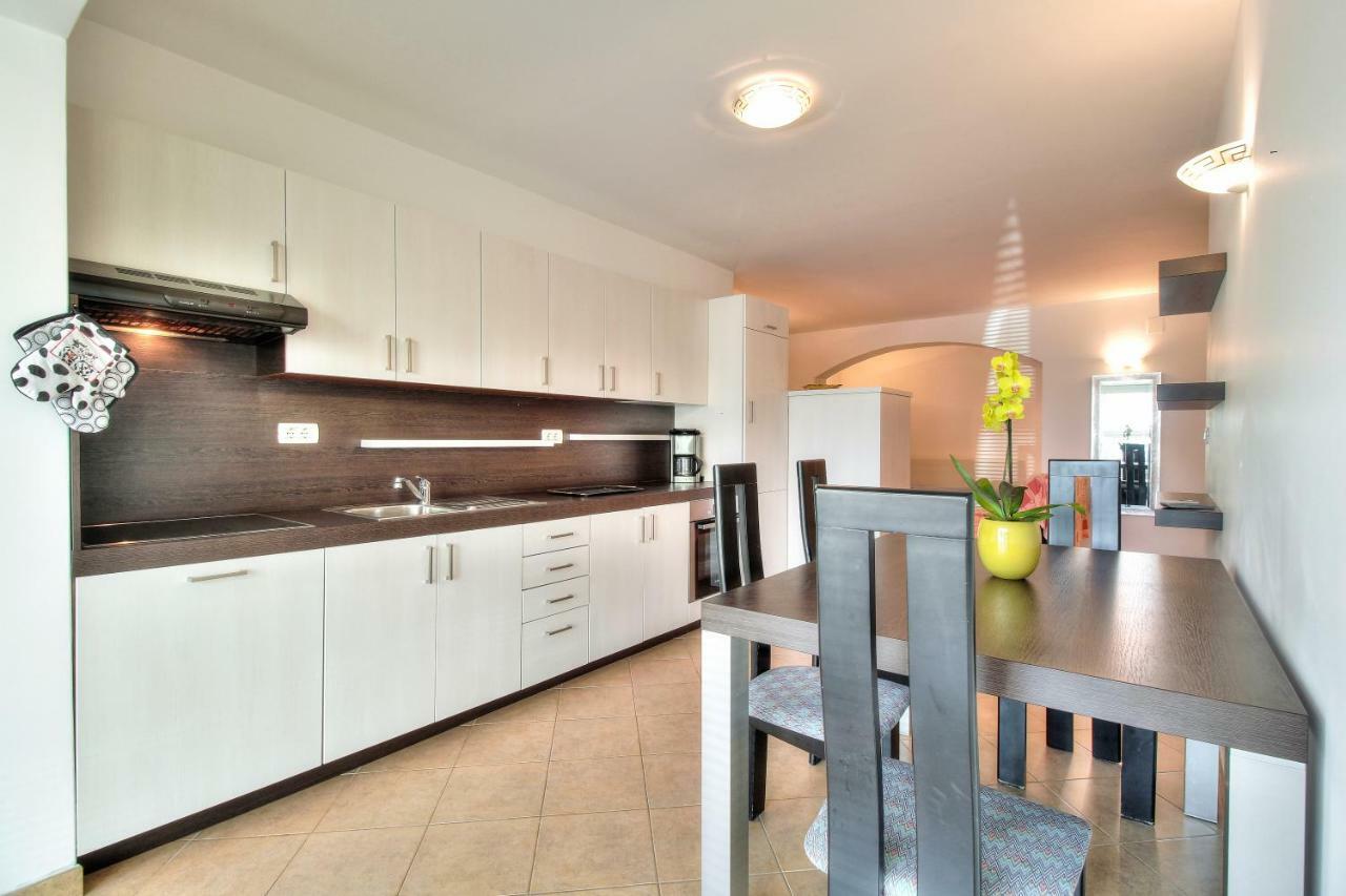 Apartment Katarina スルベニ・ブル エクステリア 写真