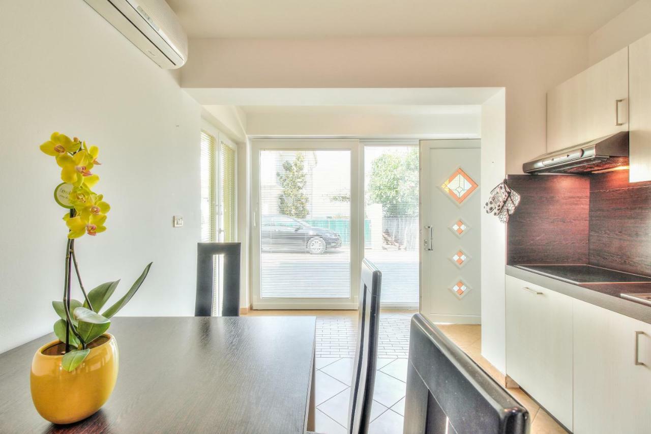 Apartment Katarina スルベニ・ブル エクステリア 写真