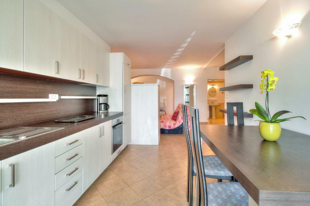 Apartment Katarina スルベニ・ブル エクステリア 写真